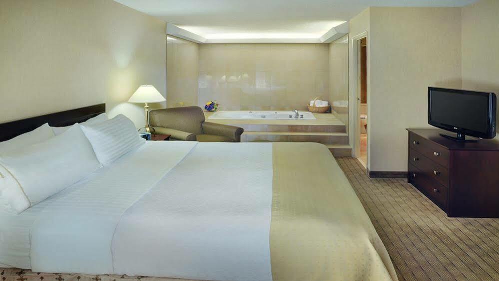 Holiday Inn Guelph Hotel & Conference Centre, An Ihg Hotel Buitenkant foto